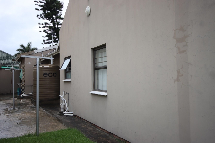 To Let 3 Bedroom Property for Rent in Sunnyridge Eastern Cape